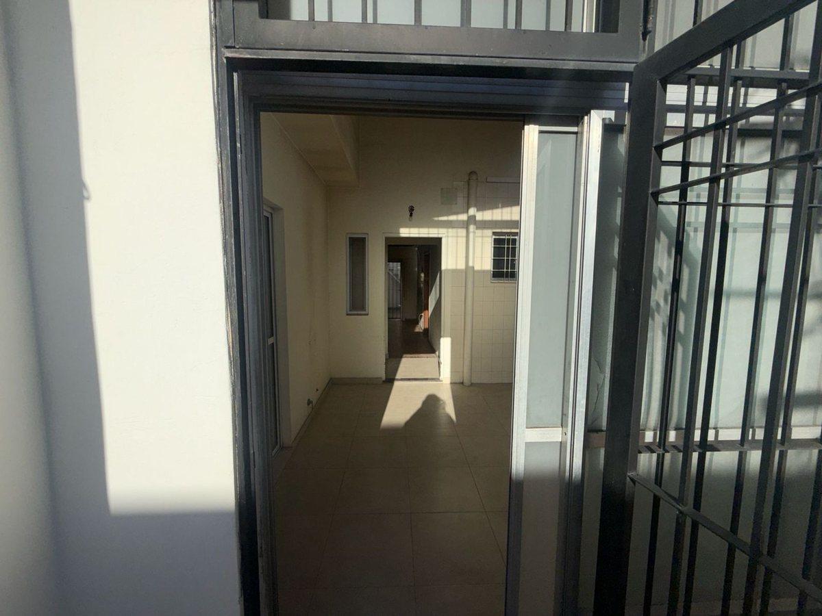 Foto de OPORTUNIDAD! Casa en lote propio de 248 m2, imagen 2