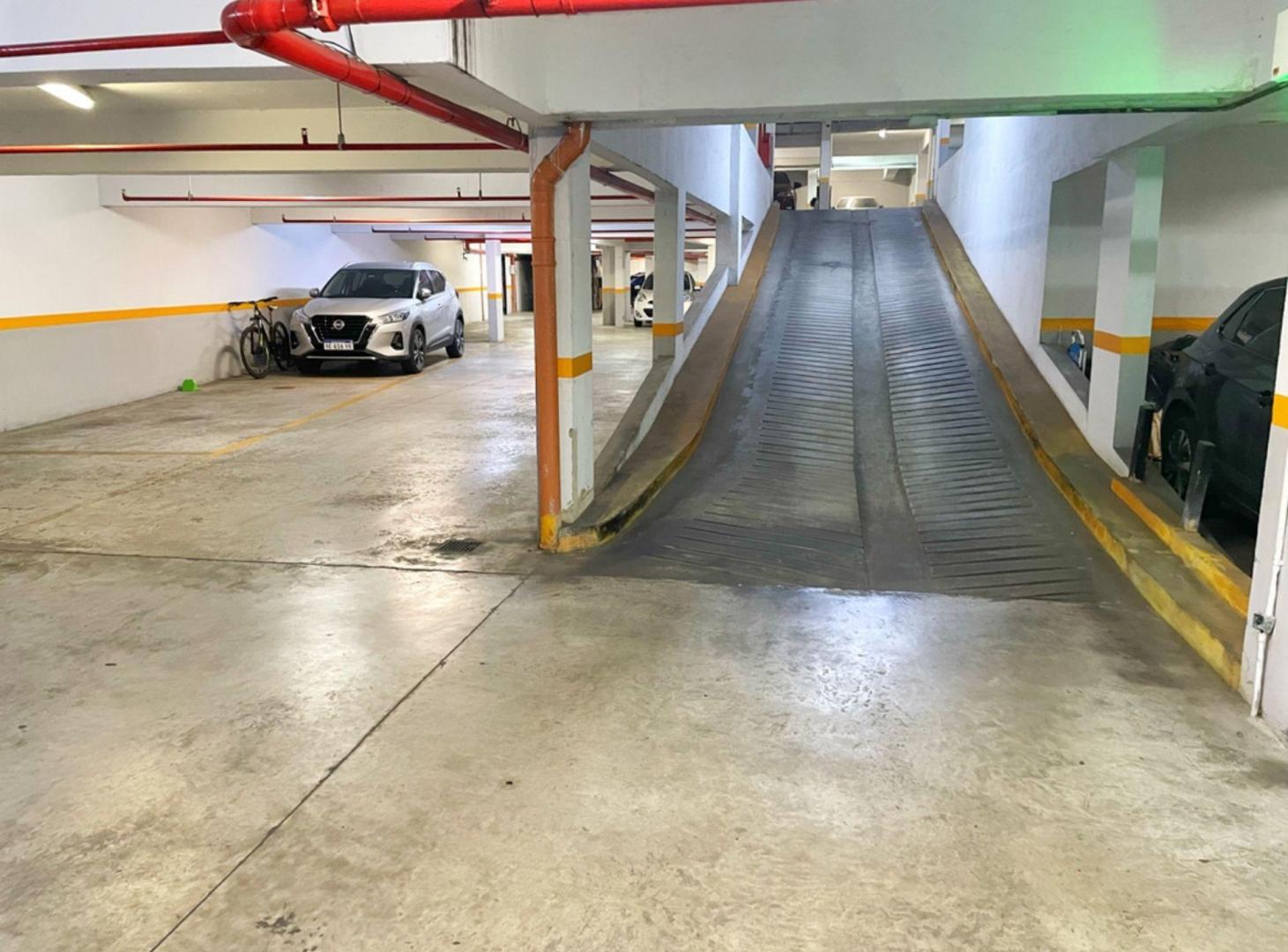 Foto de VENTA COCHERA FIJA Y CUBIERTA FLORES, imagen 1