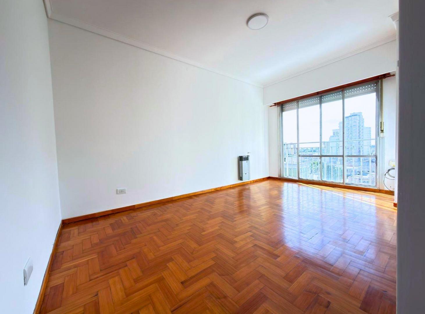 Foto de VENTA DEPTO 2 AMB CON BALCÓN FRANCÉS, QUILMES, imagen 1