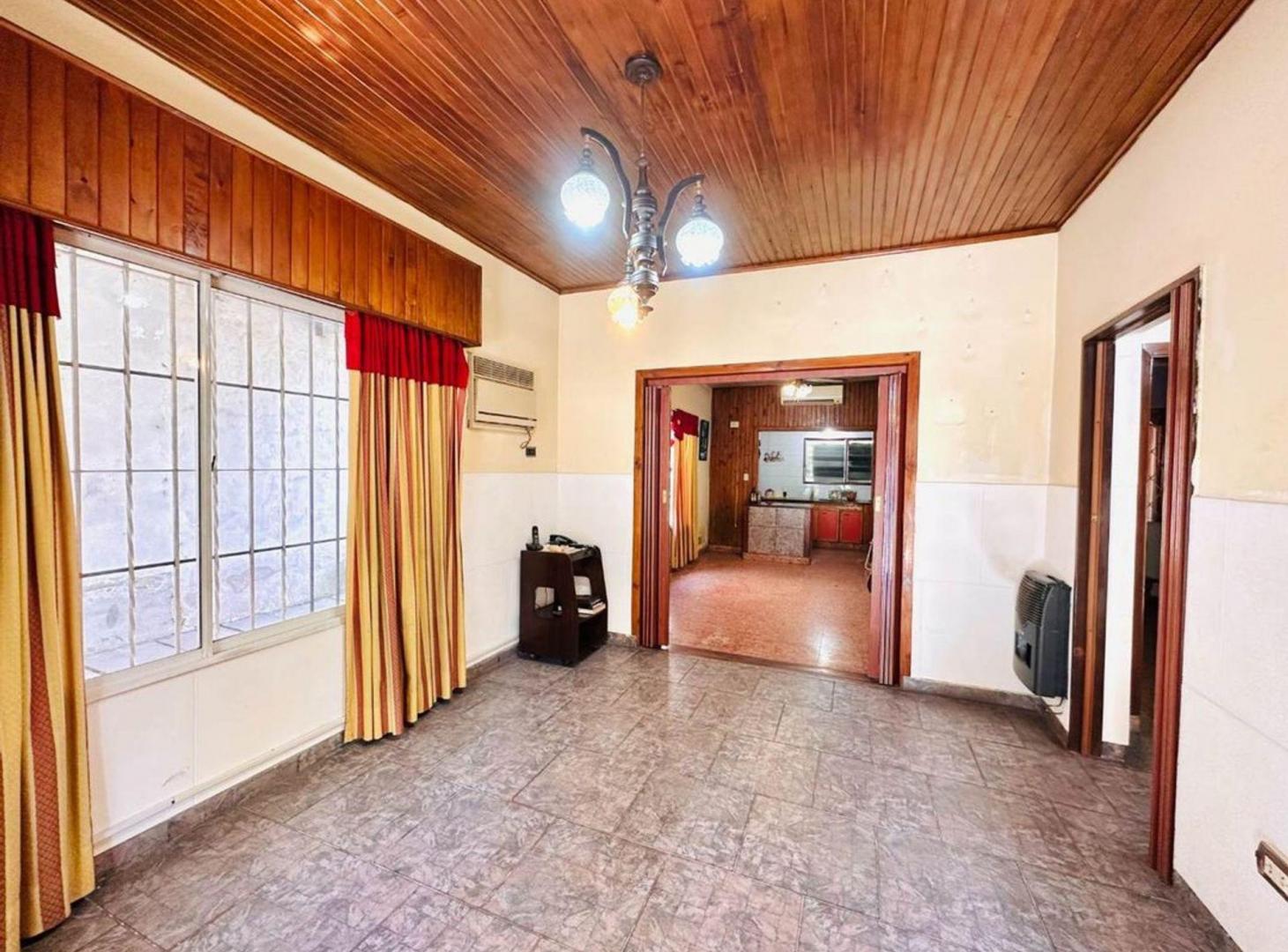 Foto de Casa en Venta en Ezeiza con parque, imagen 1