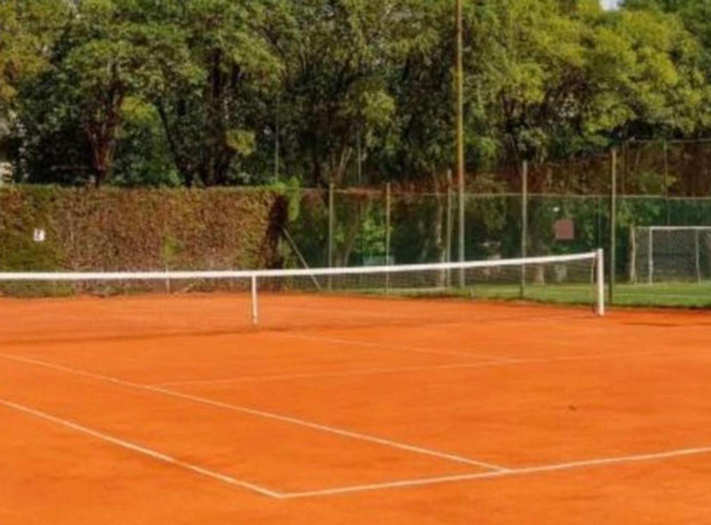 Foto de Venta Casa doble lote Los Troncos C.Club Impecable, imagen 1