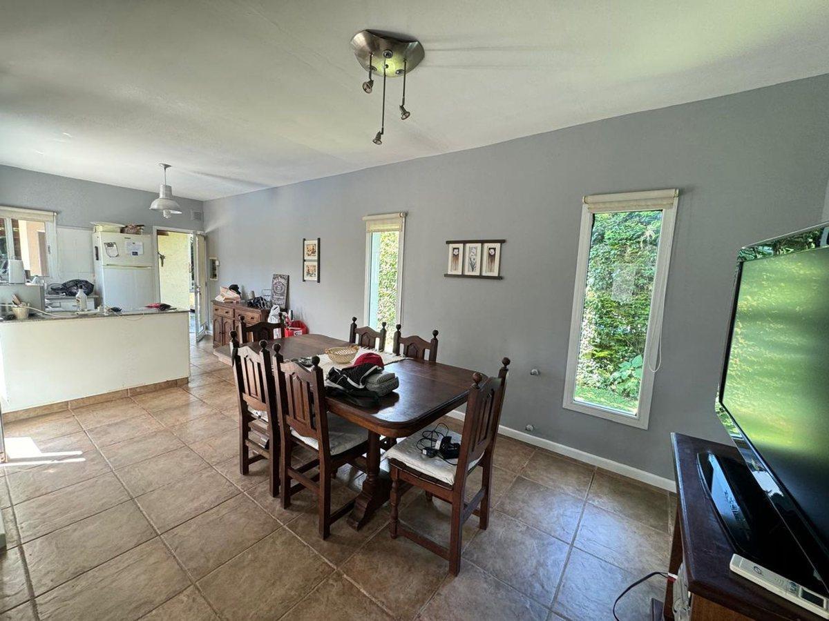 Foto de VENTA CASA 5 AMB CON PILETA EN COUNTRY LAS LAJAS, imagen 4