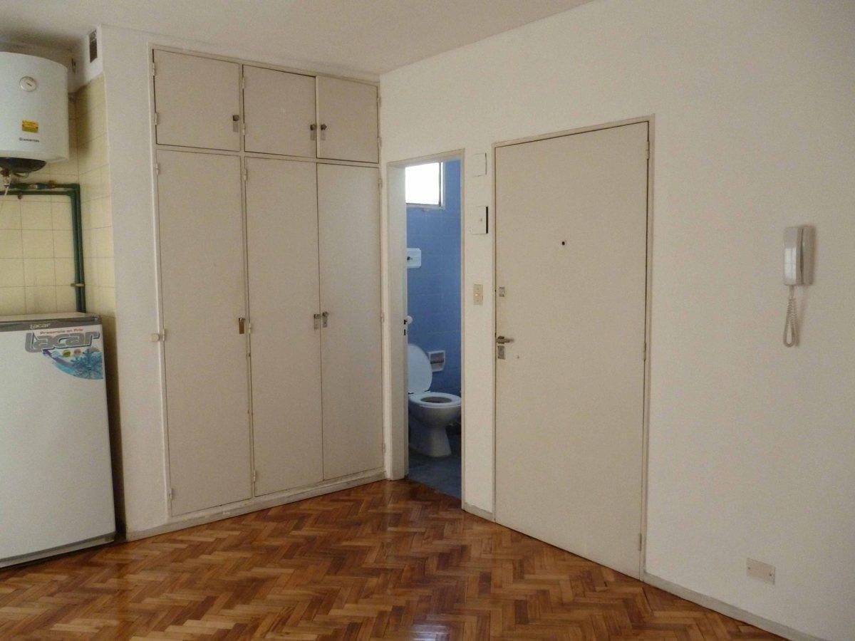 Foto de Monoambiente . Cocina kitchenette. Baño Completo ., imagen 1