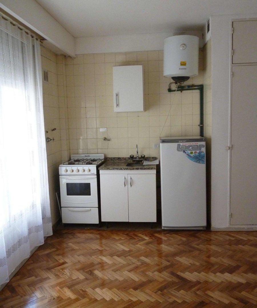Foto de Monoambiente . Cocina kitchenette. Baño Completo ., imagen 4