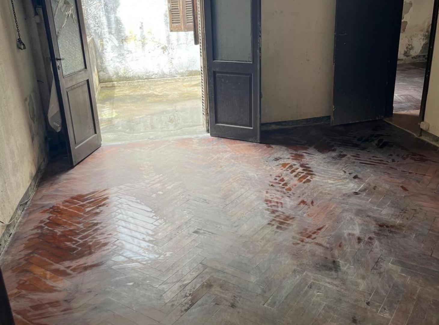 Foto de VENTA PH A REFACCIONAR C/TERRAZA EN LANUS ESTE, imagen 2