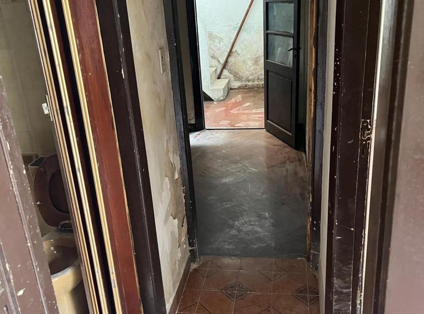 Foto de VENTA PH A REFACCIONAR C/TERRAZA EN LANUS ESTE, imagen 1