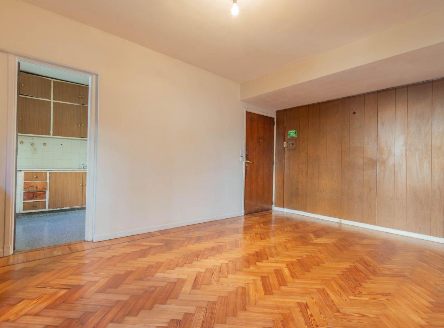 Foto de VENTA DEPARTAMENTO DE 4 AMBIENTES EN FLORES, imagen 2