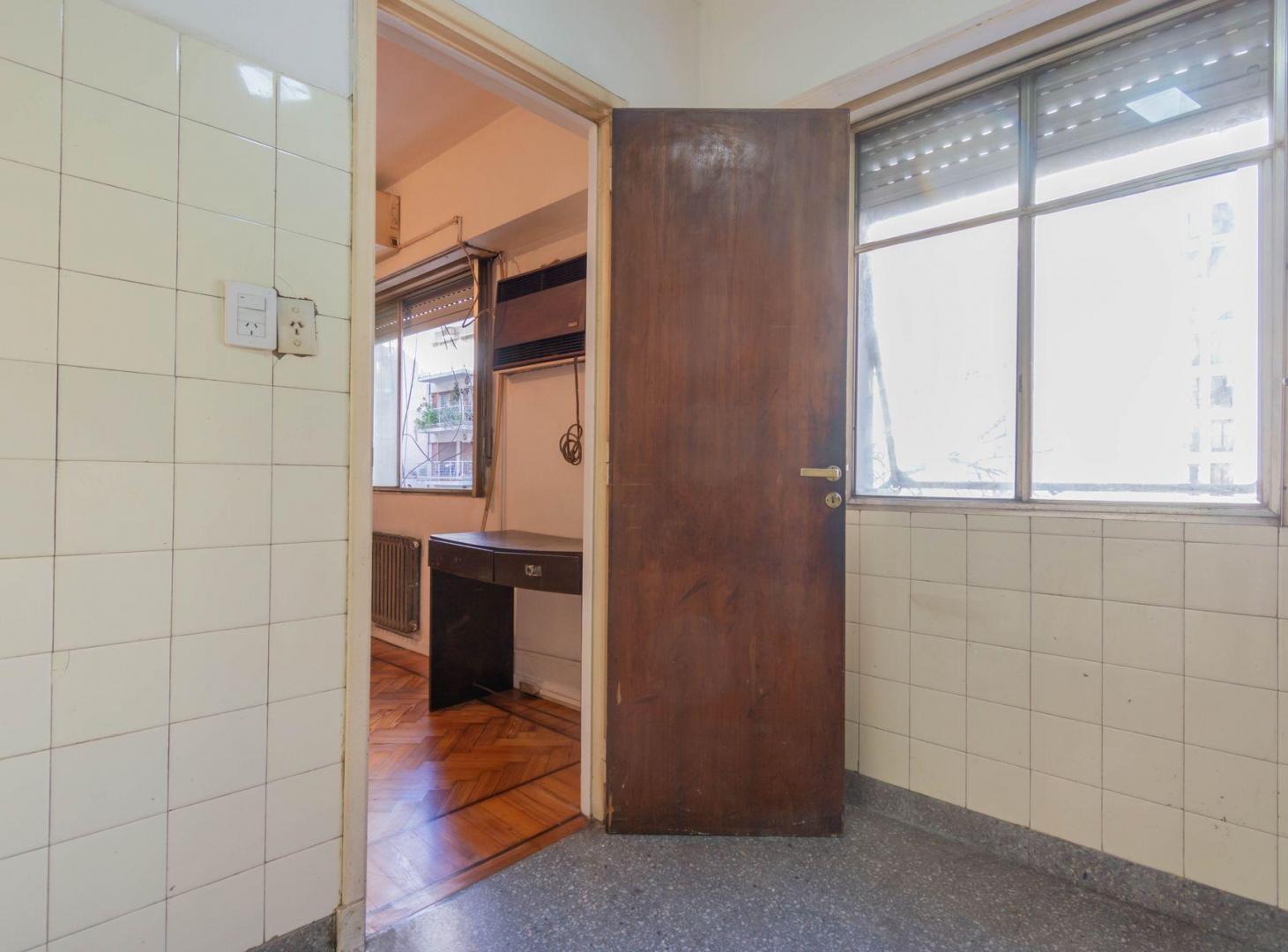 Foto de VENTA DEPARTAMENTO DE 4 AMBIENTES EN FLORES, imagen 3