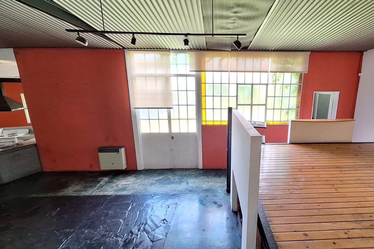 Foto de VENTA casa tipo LOFT con jardín en BERNAL esquina, imagen 2