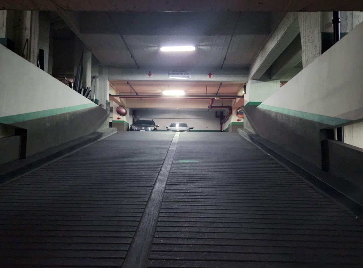 Foto de VENTA COCHERA PARA DOS AUTOS EN BELGRANO, imagen 3