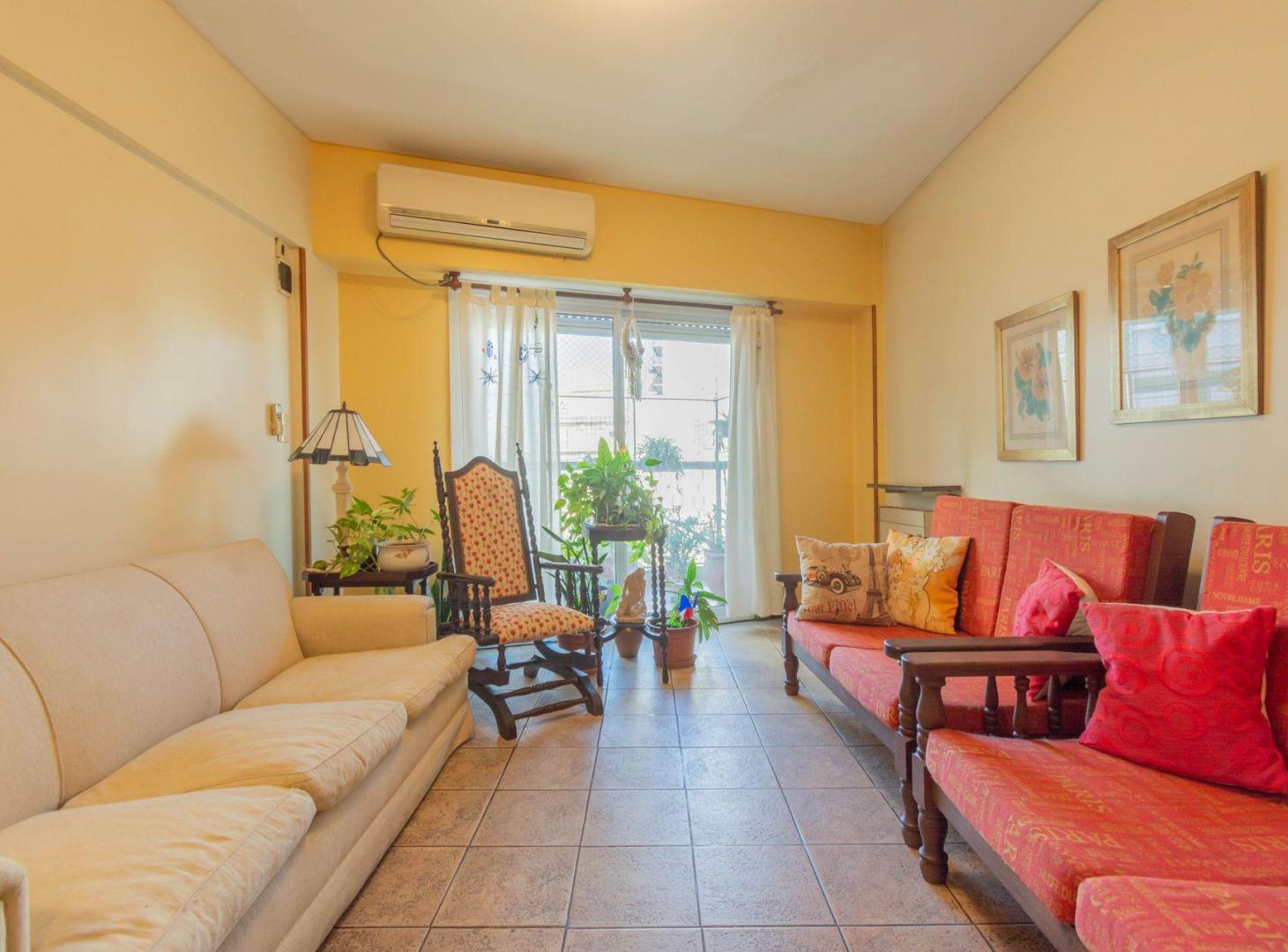Foto de VENTA DEPTO 4 AMB CON DEPEND Y COCHERA EN BELGRANO, imagen 1