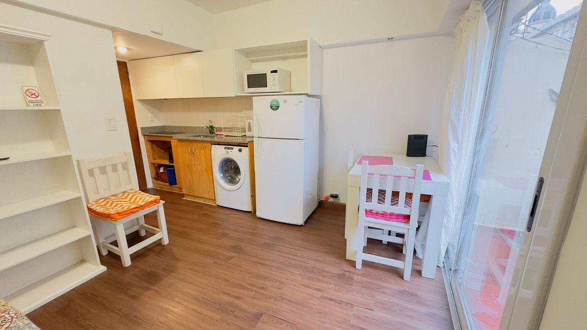 Foto de VENTA MONOAMBIENTE - AMOBLADO CON BALCON, imagen 2
