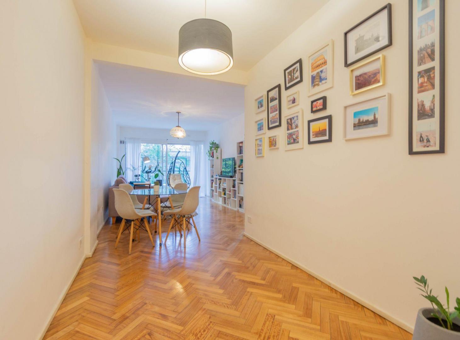 Foto de Venta amplio departamento de 3 amb con dep Almagro, imagen 3