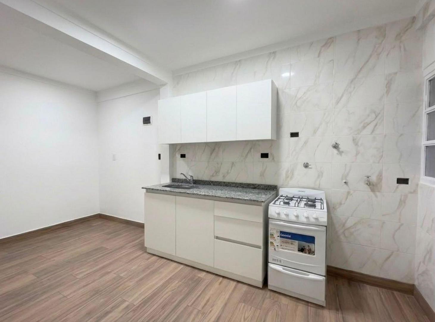 Foto de VENTA DEPTO 3 AMB REMODELADO CON BALCÓN, CABALLITO, imagen 1