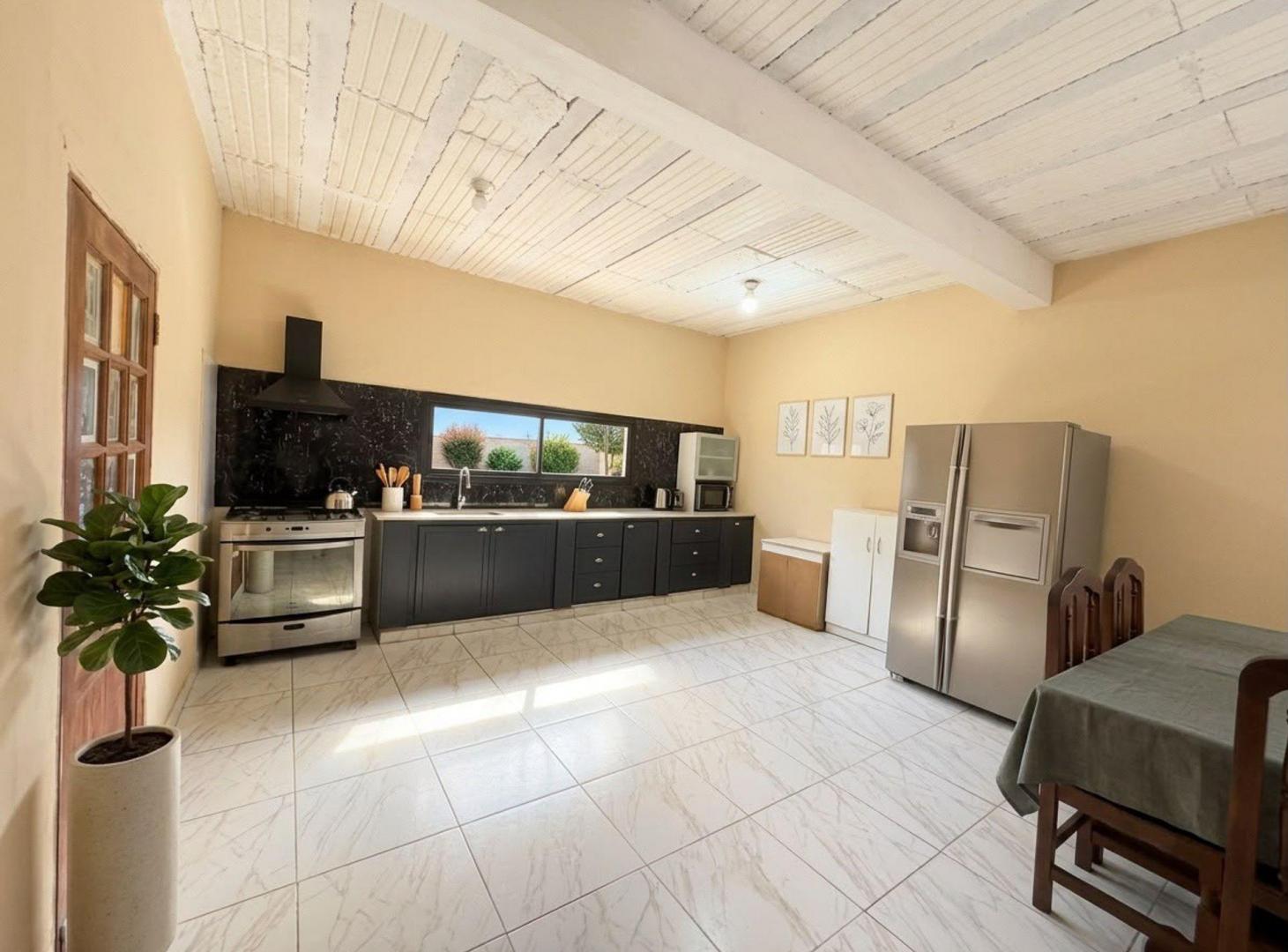 Foto de Casa con Piscina en Lote de mas de 1000 m2, imagen 1