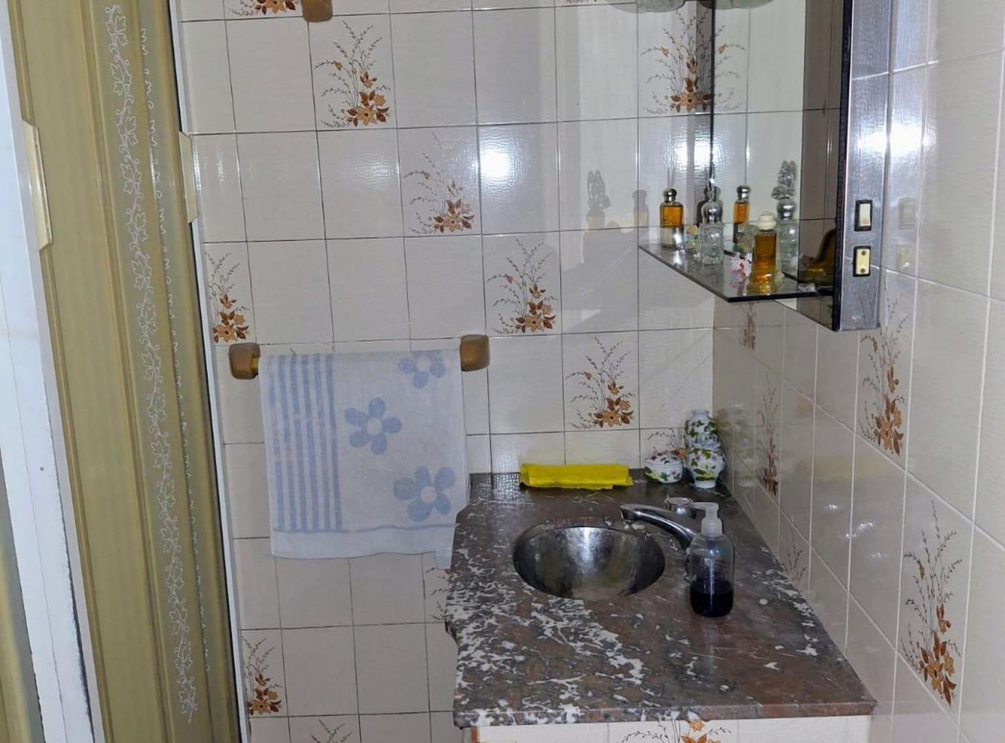 Foto de Casa en venta en Villa Maipú 6 amb. para reciclar, imagen 5