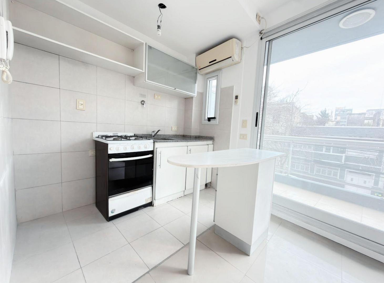 Foto de VENTA MONOAMBIENTE DIVIDIDO CON BULERA, FLORES, imagen 4