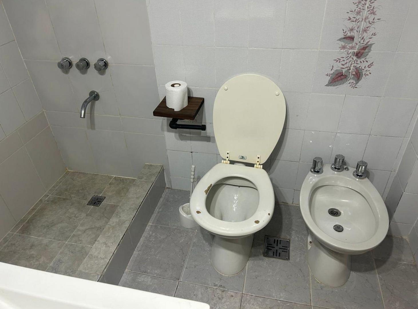 Foto de VENDE SEMIPISO 4 AMB CON DEP Y BALCÓN EN CAÑITAS, imagen 3