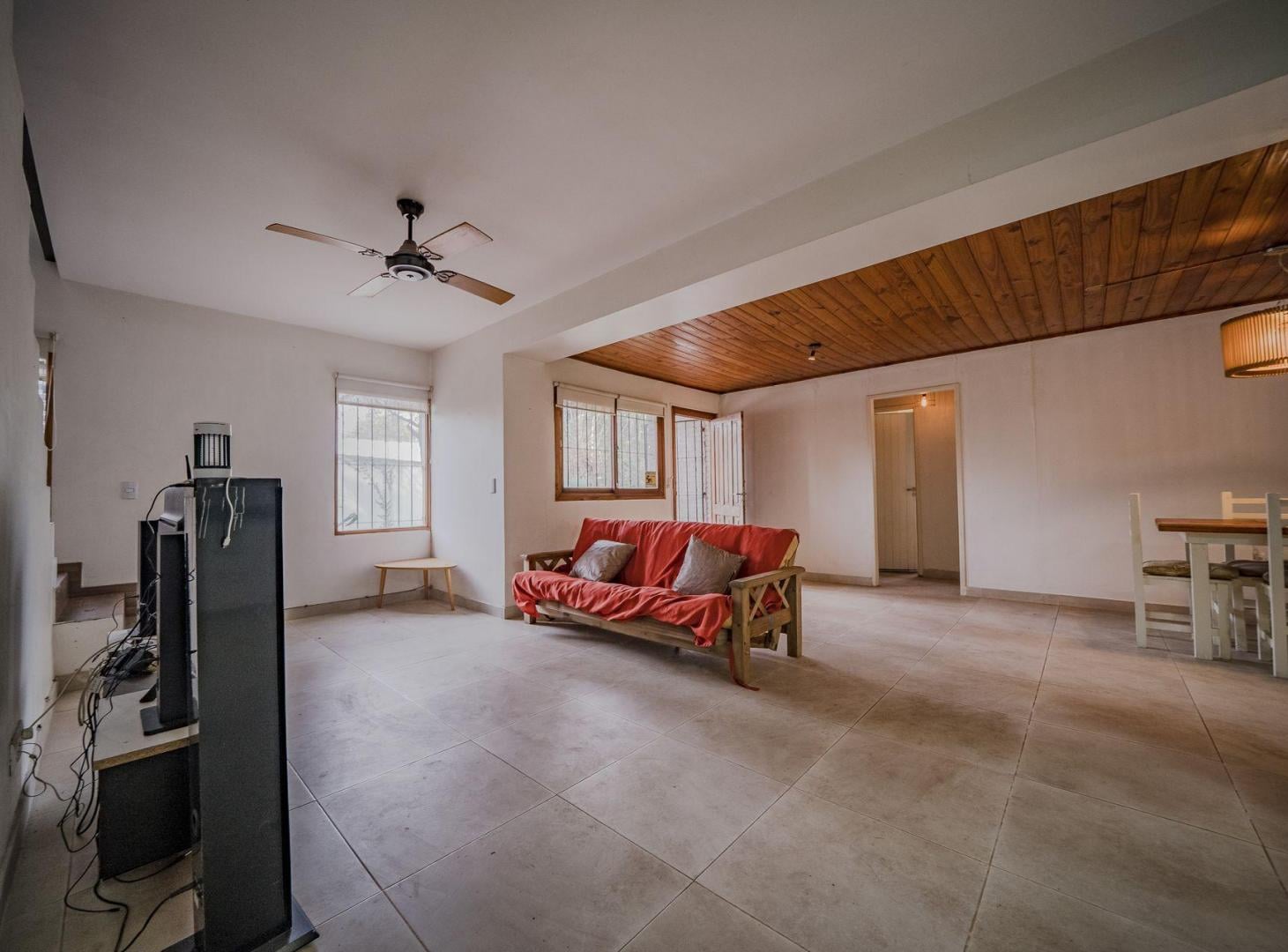 Foto de CASA EN VENTA 4 AMBIENTES CON JARDIN EN DEL VISO, imagen 1