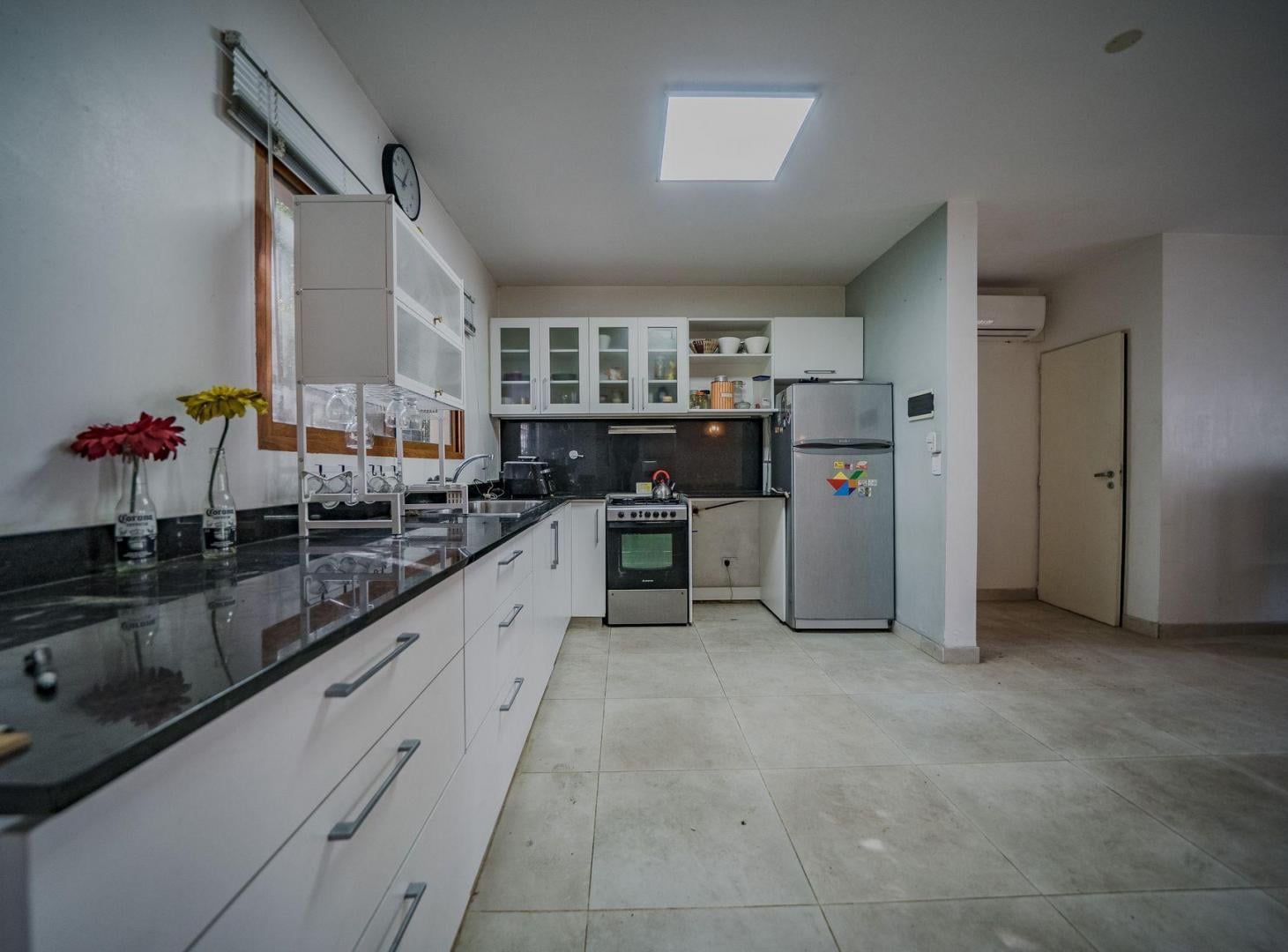CASA EN VENTA 4 AMBIENTES CON JARDIN  EN DEL VISO