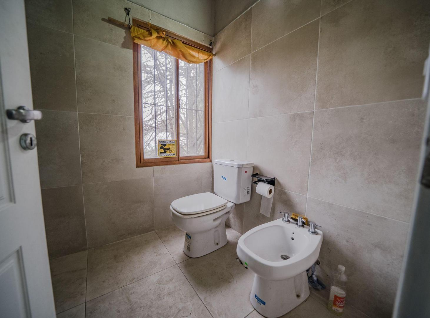 Foto de CASA EN VENTA 4 AMBIENTES CON JARDIN EN DEL VISO, imagen 3