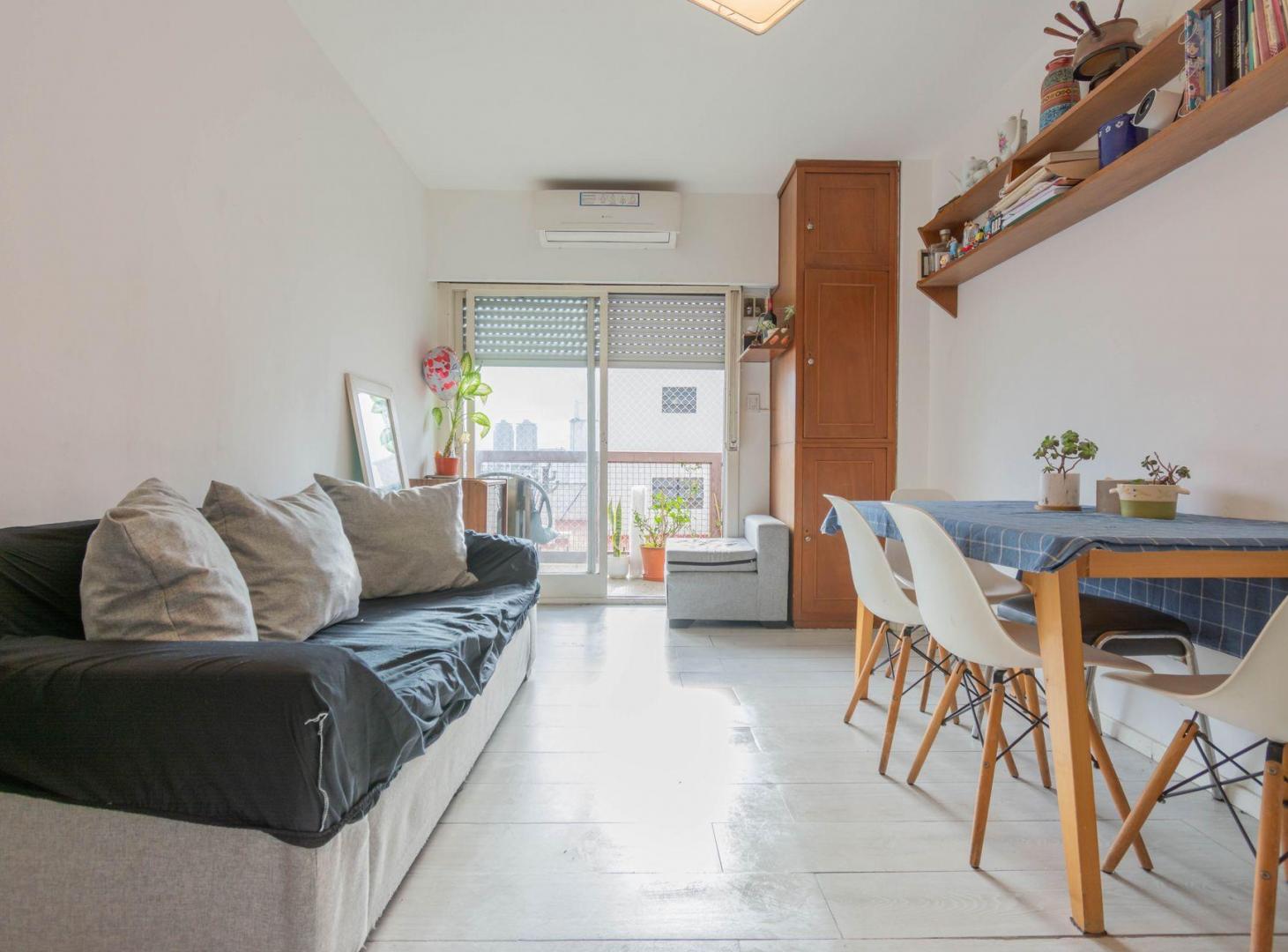 Foto de VENTA DEPARTAMENTO 2 AMBIENTES CON BALCON FLORES, imagen 3