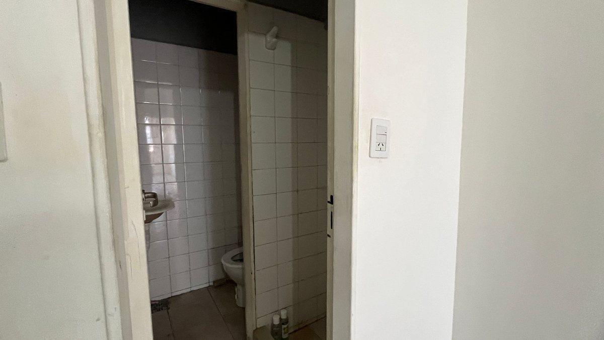 Foto de Oficina en Venta, c/ Baño privado. Luminosa. Once, imagen 2