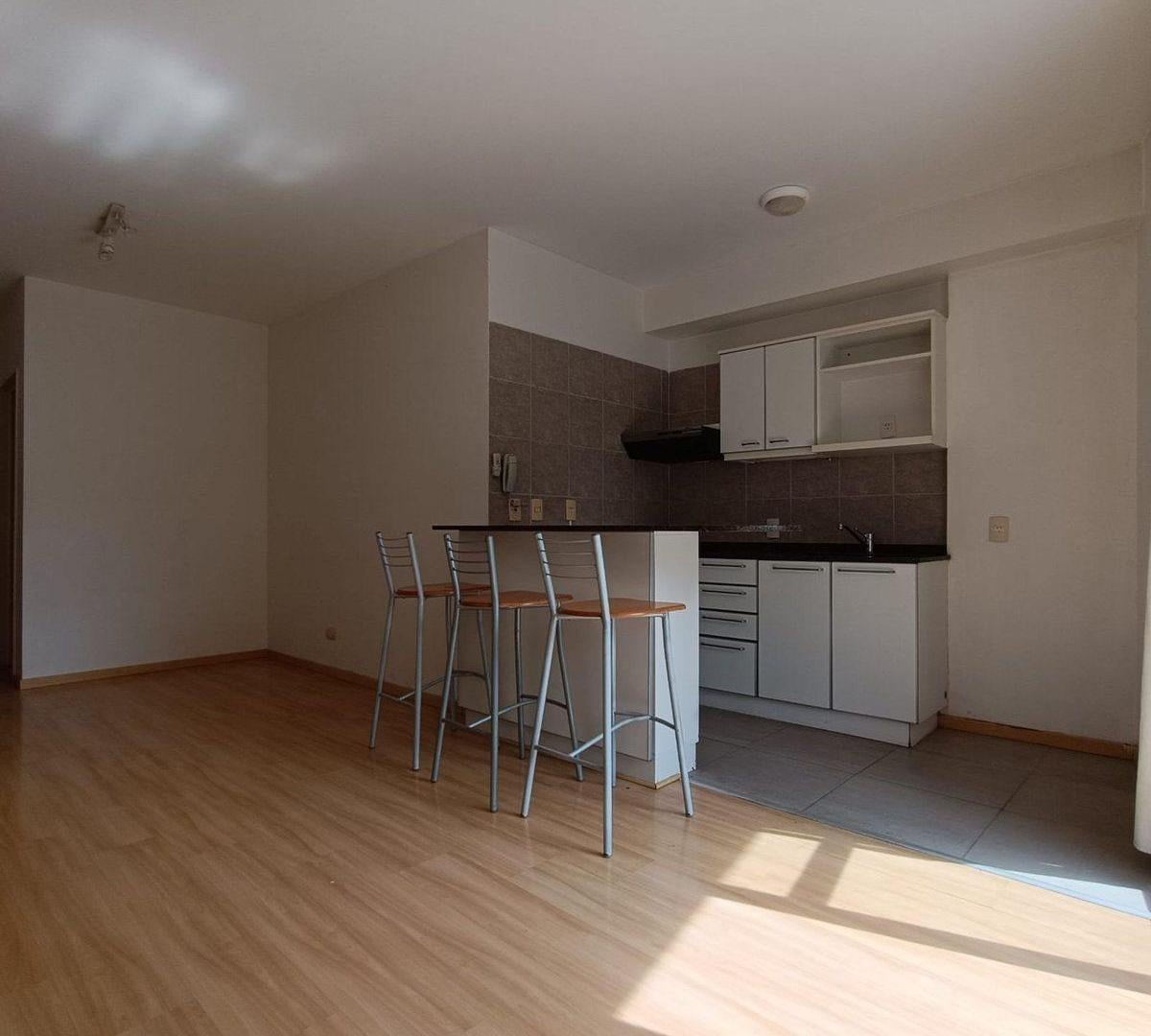 Foto de ALQUILER DEPARTAMENTO 2 AMBIENTES C/COCHERA, imagen 5
