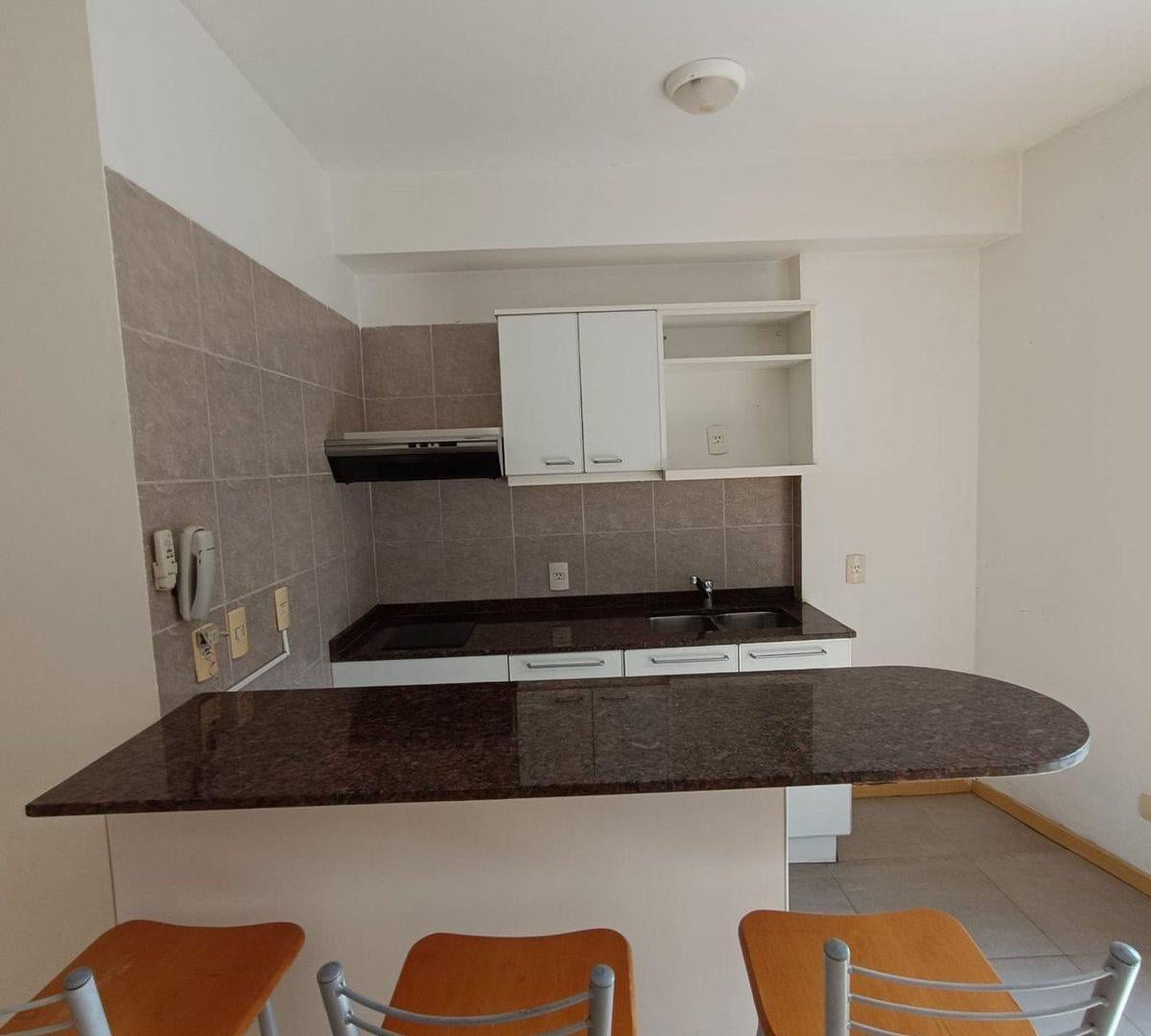 Foto de ALQUILER DEPARTAMENTO 2 AMBIENTES C/COCHERA, imagen 4
