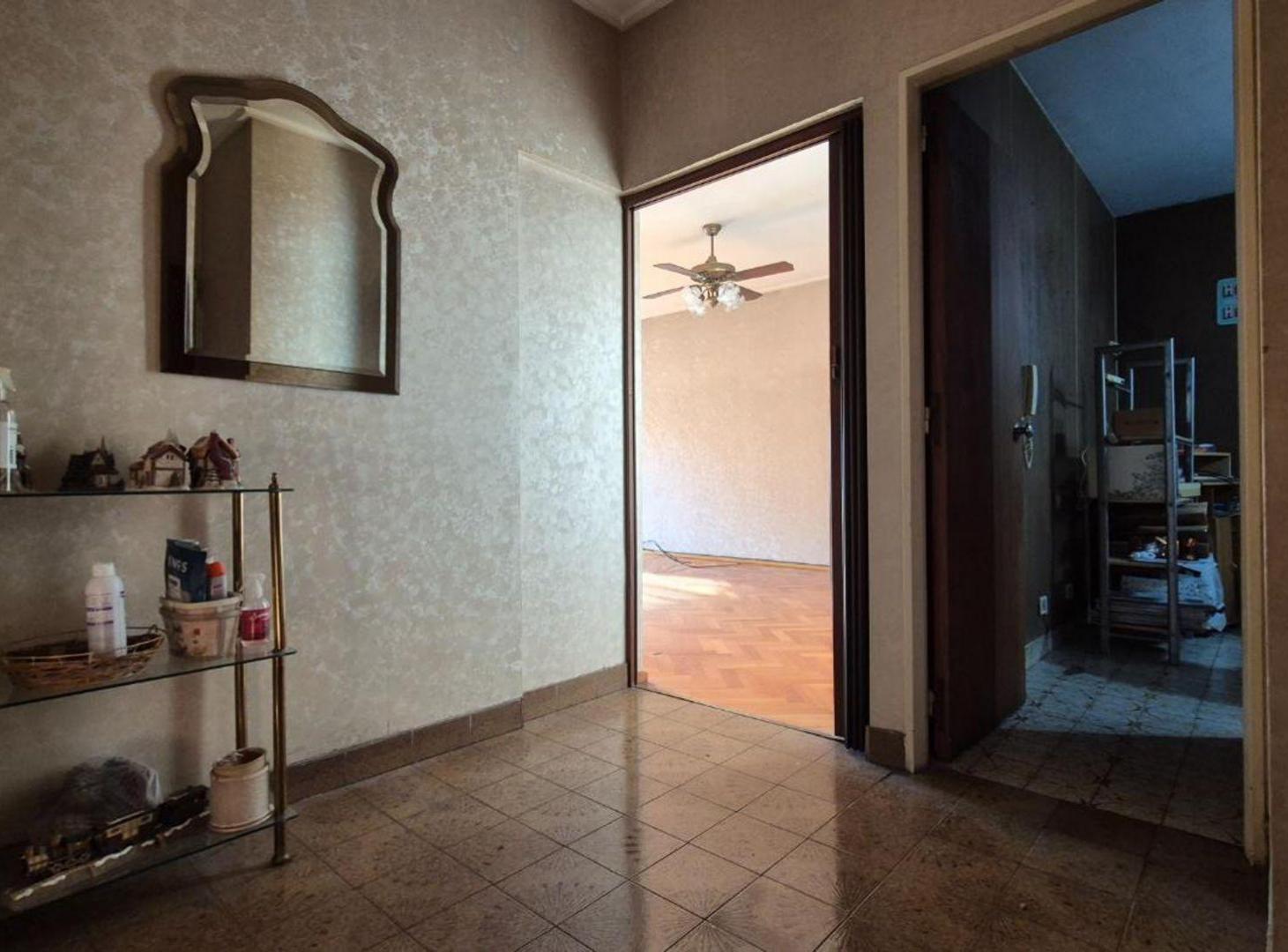 Foto de VENTA 4 AMB + DEPENDECIA Y COCHERA PATERNAL, imagen 3