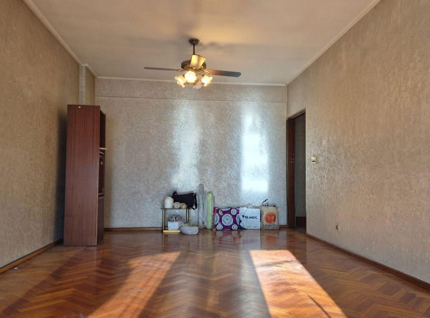Foto de VENTA 4 AMB + DEPENDECIA Y COCHERA PATERNAL, imagen 1