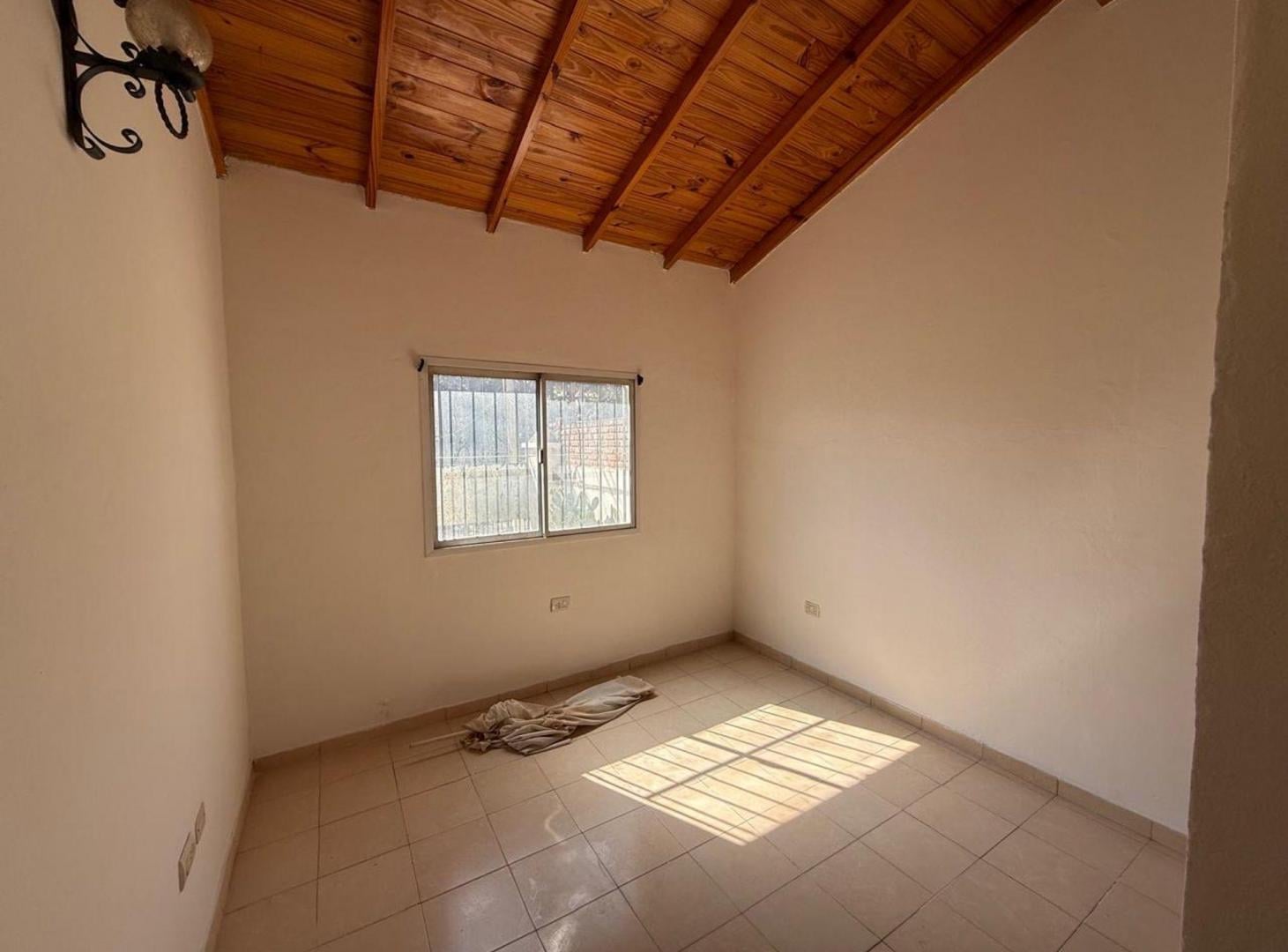 Foto de Casa en Venta, Pilar. 3 amb + jardín + cochera, imagen 2