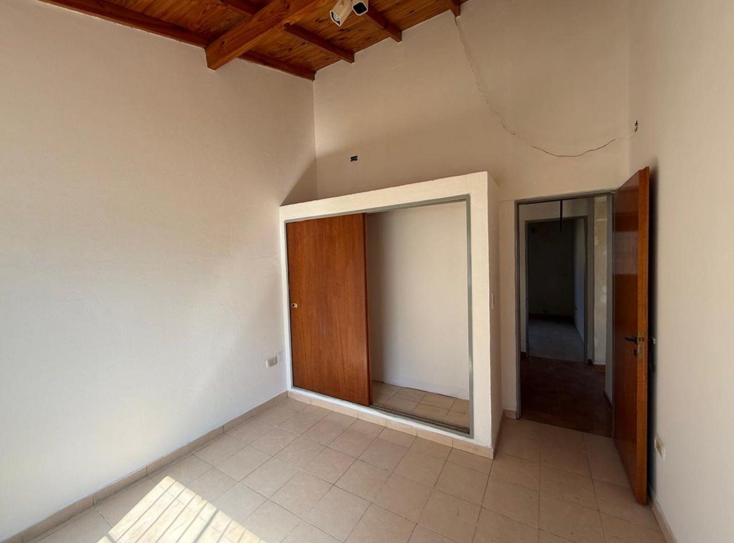 Foto de Casa en Venta, Pilar. 3 amb + jardín + cochera, imagen 1