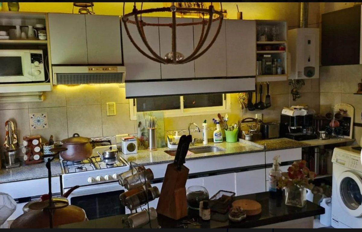 Foto de Venta Casa 3 amb. Quincho Pileta Cochera Impecable, imagen 2