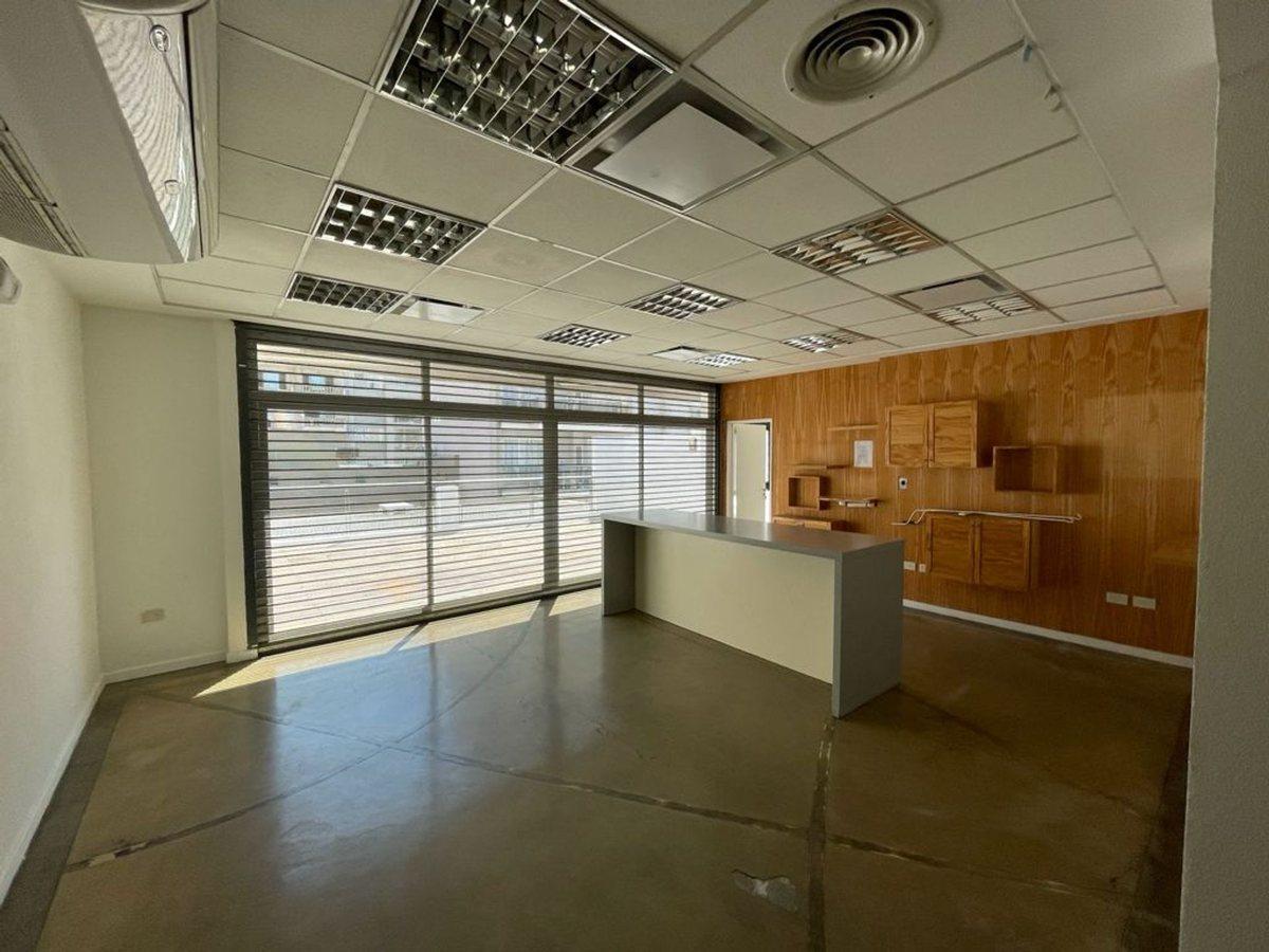 Foto de VENTA EN BLOCK EDIFICIO DE OFICINAS ABASTO, imagen 2