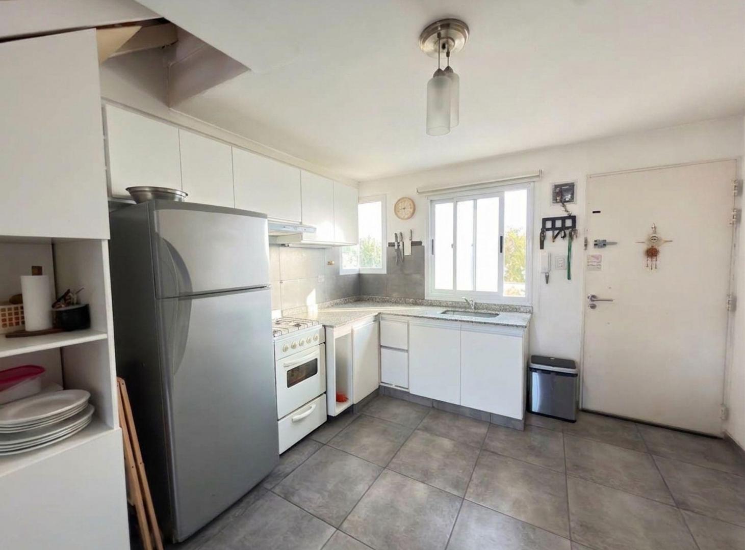 Foto de VENTA DEPTO DÚPLEX 3 AMB, EL PALOMAR, TERRAZA, imagen 5