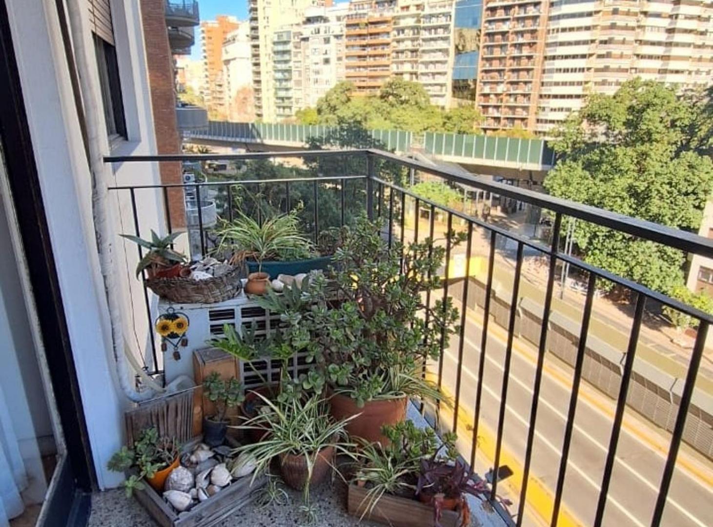 Foto de Departamento 2 amb en Venta en Belgrano con balcón, imagen 1