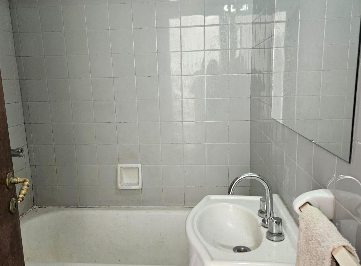 Foto de Alquiler departamento 3 amb Flores Apto Comercial, imagen 5