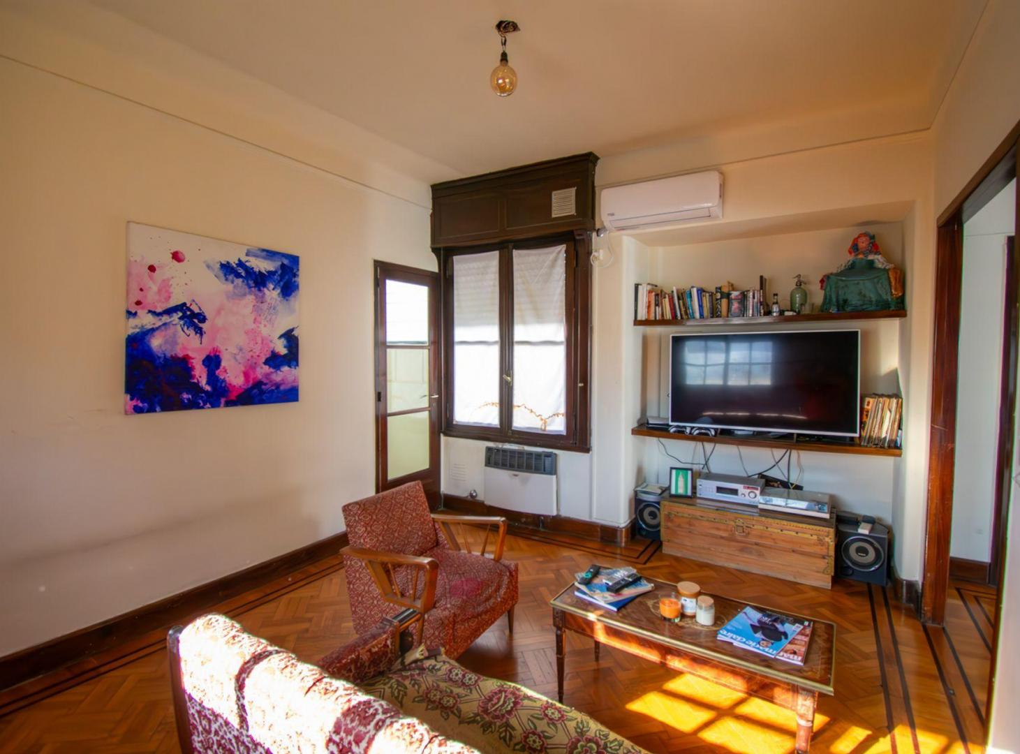 Foto de VENTA GRAN 2 AMBIENTES CON BALCON MONSERRAT, imagen 2