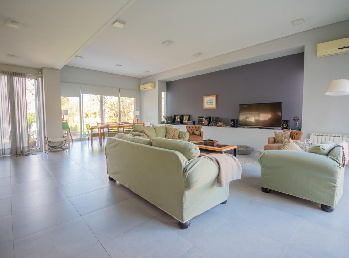 Foto de Venta casa 5 ambientes c/ jardín en La Masía Pilar, imagen 4