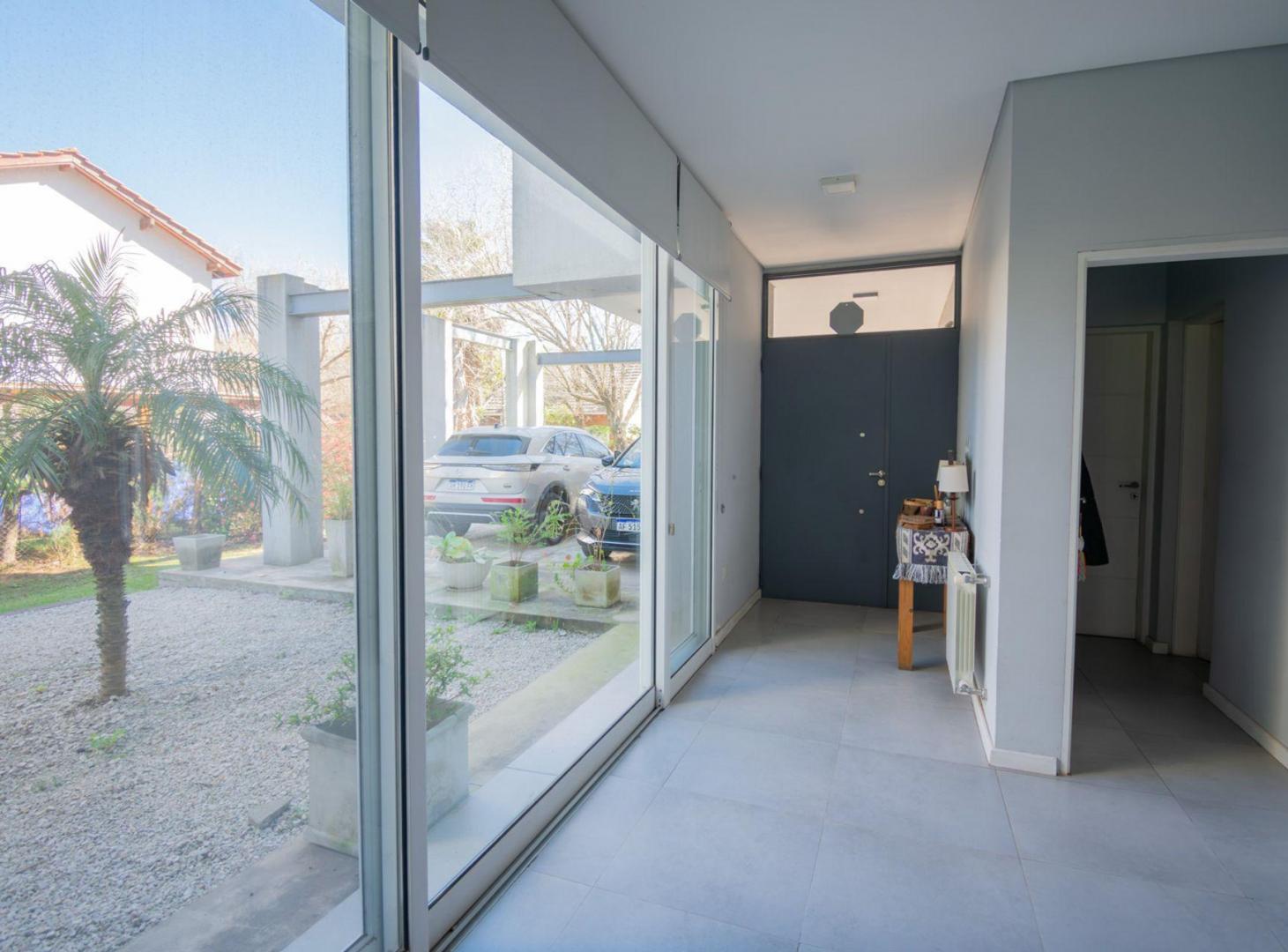 Foto de Venta casa 5 ambientes c/ jardín en La Masía Pilar, imagen 2