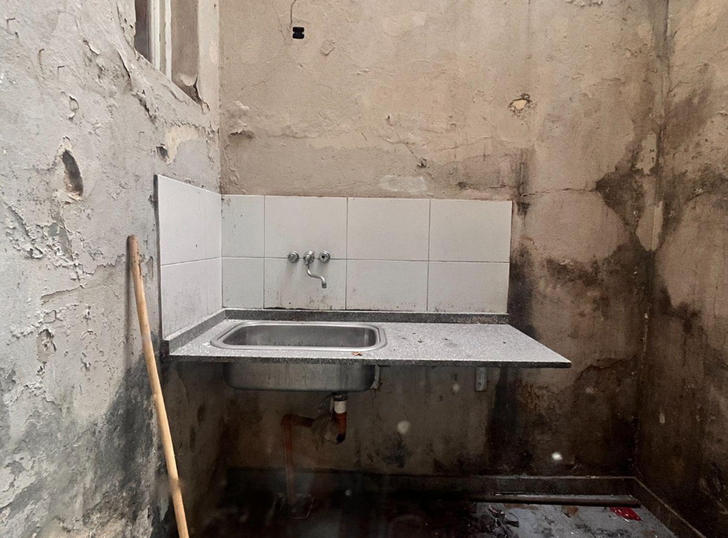 Foto de LOCAL en VENTA, Patio y Vivienda Bajas expensas, imagen 5