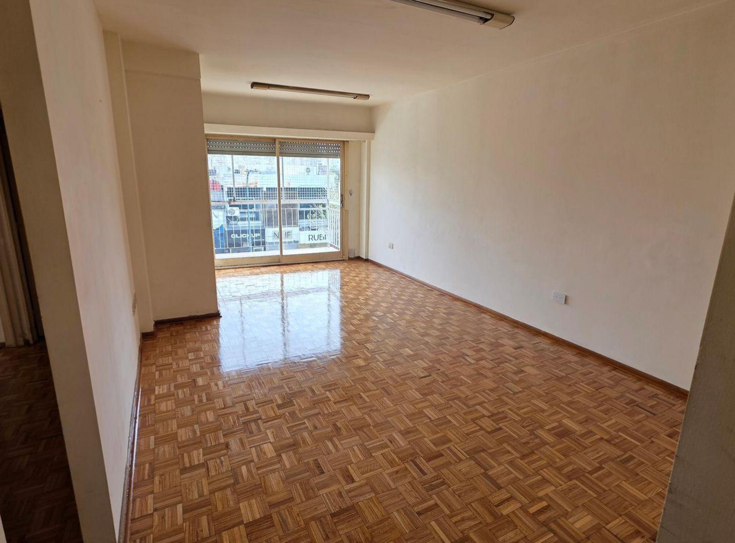 Foto de FLORES VENTA DEPTO 3 AMB +DEP-BALCON-BAULERA, imagen 1