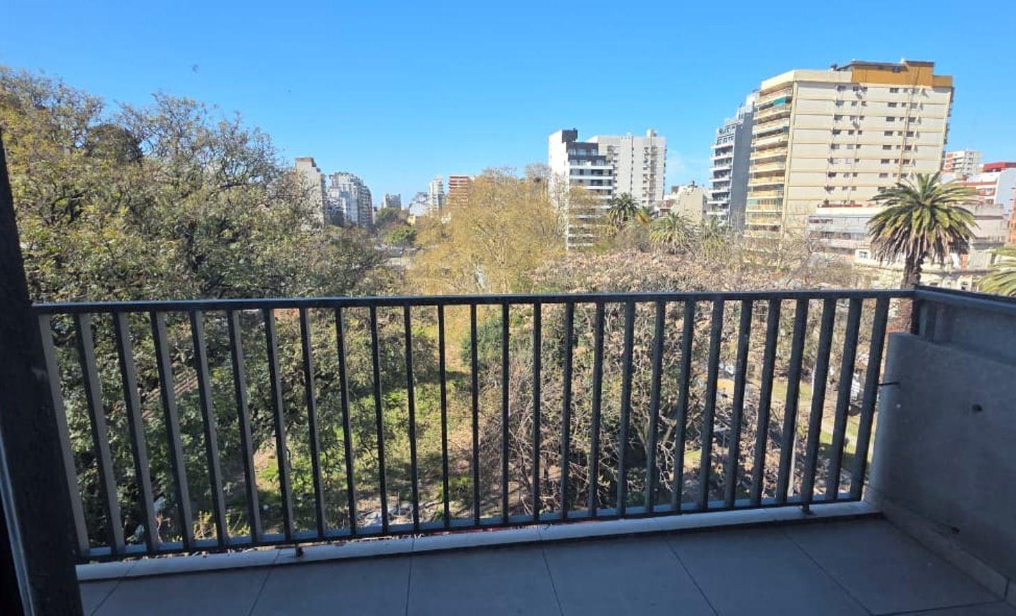 Foto de Alquiler 2 ambientes balcon corrido Villa Uquiza, imagen 4