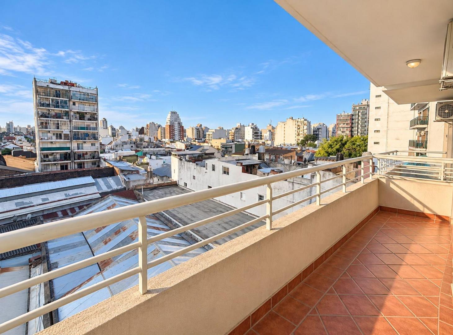 Foto de EXCELENTE DEPTO 3 AMB | BALCÓN CORRIDO |COCHERA, imagen 3