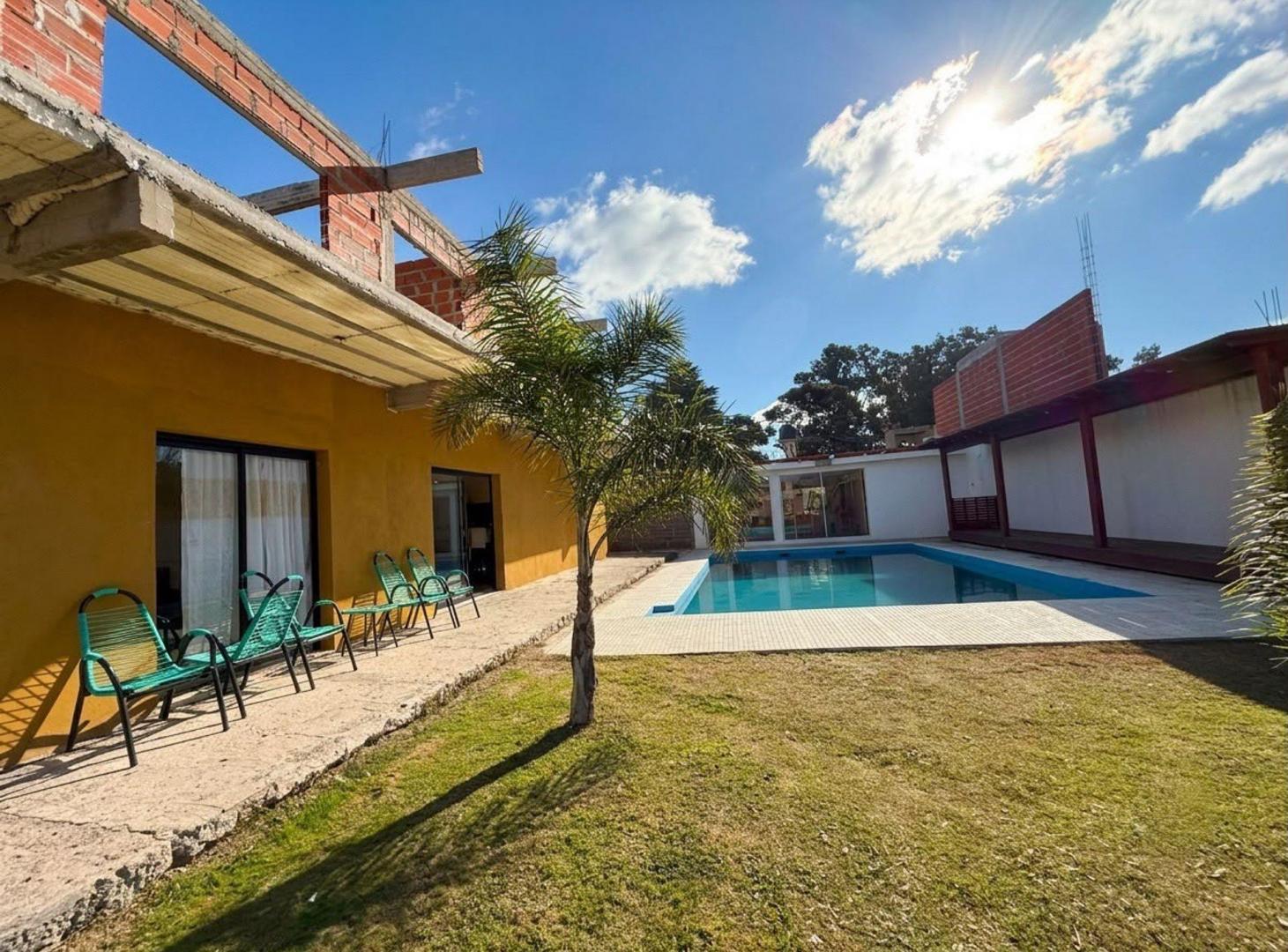 Foto de Casa con Piscina en Lote de mas de 1000 m2, imagen 1