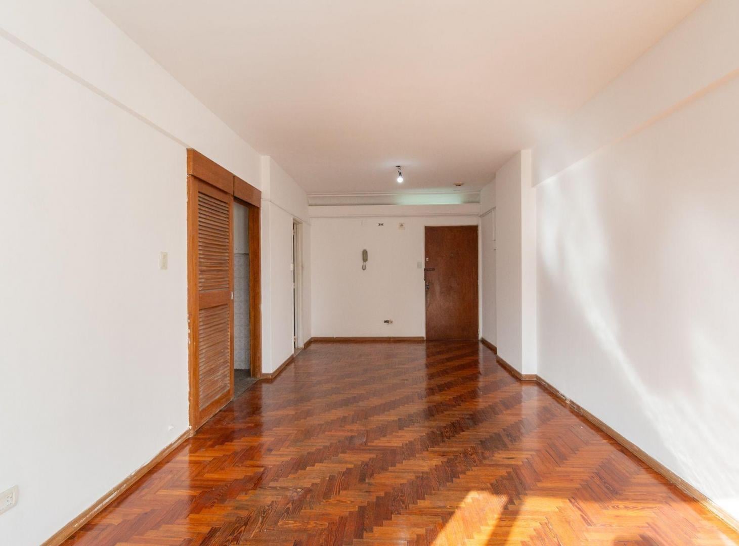 Foto de VENTA MONOAMBIENTE LUMINOSO EN RAMOS MEJIA CENTRO, imagen 1