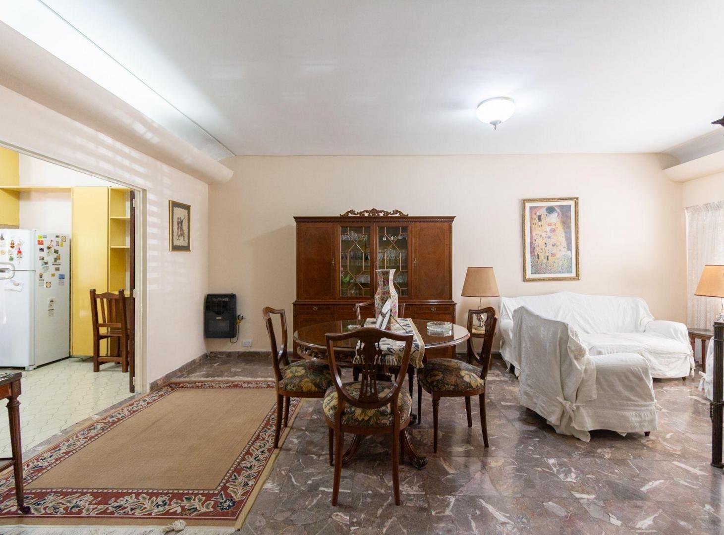 Foto de CASA 5 AMB CON PATIO Y QUINCHO PARQUE AVELLANEDA, imagen 3