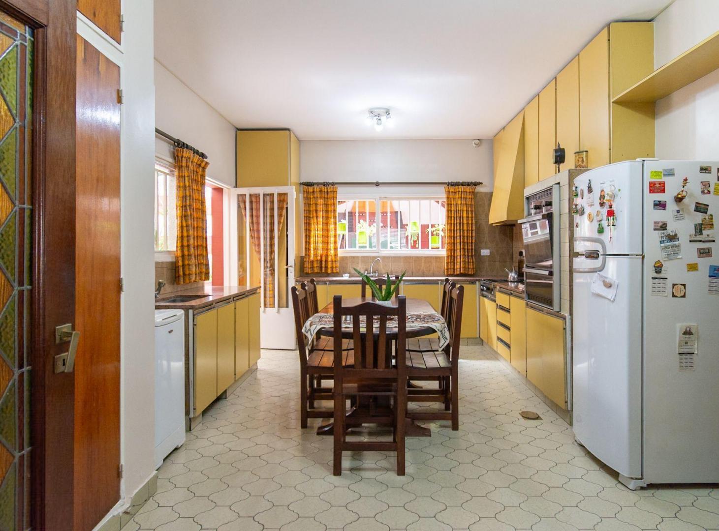 Foto de CASA 5 AMB CON PATIO Y QUINCHO PARQUE AVELLANEDA, imagen 5