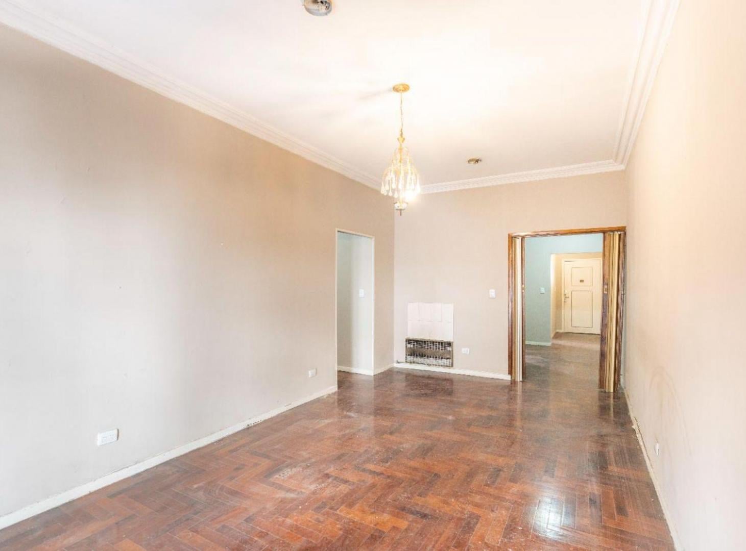 Foto de VENTA DE DEPARTAMENTO 4 AMB EN PARQUE CENTENARIO, imagen 2